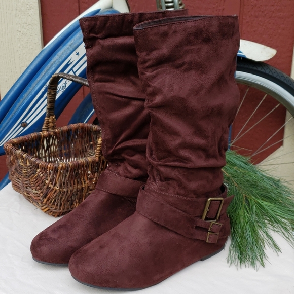 Journee Brown Boots - Picture 1 of 4